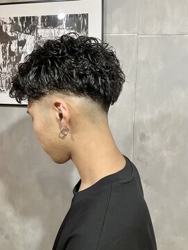 ハウワズ 西荻窪(HAWuaz) アップバング×強めツイストパーマ