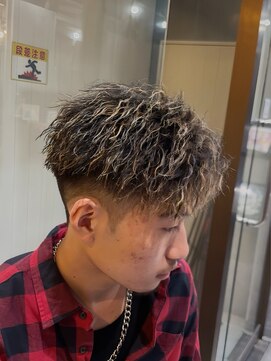 ライズ 新小岩店(RISE) ツイストパーマ/金メッシュパーマ/アップバング