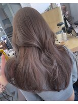 ホロ 渋谷(hollo)&nbsp;ミルクティーブリーチなしカラーオリーブベージュレイヤーカット