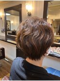 癖毛を生かした耳掛けショート