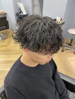 アレス バイ シカ 神戸三宮元町店(ALLES by Cica)&nbsp;波巻きツイストスパイラルパーマツーブロック刈り上げ