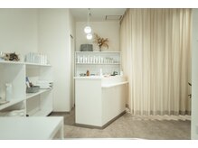 サロンドエム(Salon de emu.)の雰囲気(眉毛&まつ毛パーマ施術時は、優しく仕切られた空間でキレイに。)