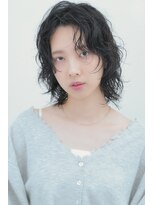 トップシェイプ(TOP SHAPE) ウェット質感パーマショートボブ・黒髪大人クール