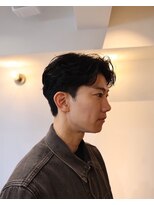 シーンバイラッド ヘルム(SCENE by RAD helm)&nbsp;センターパート×ツーブロックで作る爽やか清潔感スタイル