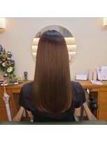 リタ(lita)&nbsp;思わず触れたくなる艶髪ロング｜髪質改善