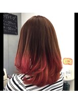 ビューティーみやくに&nbsp;毛先ピンクカラー