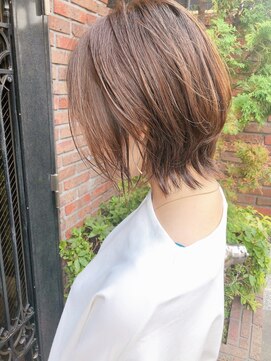 エミス バイ メルト 吉祥寺(emis by melt) 【二階堂光孝】ウルフレイヤー丸みくびれひし形ヘア透明感カラー