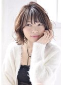 大人可愛いくびれミディアムなみなみウェーブ20代30代40代/綾瀬