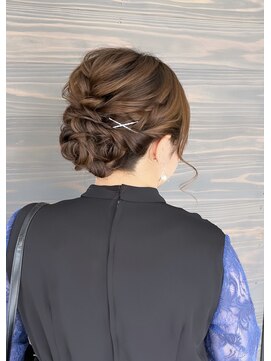 オーラ(Orla) シニヨンアップ