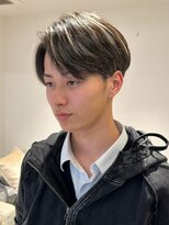 ベレーザ 渋谷(BELEZA) 12496刈り上げセンターパートハイライトカラーフェザーショート