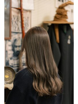 ジウ 上通り(JIU) 20代30代小顔ゆるふわセミロング アッシュブラウン