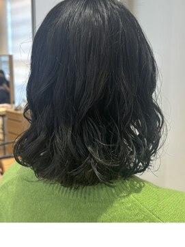 アピッシュ(apish 並木通り) 大きめカールのボブパーマ