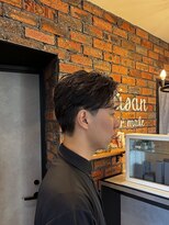 アルティザン(artisan) ビジネス向けのヘアスタイルでもカッコ良くオシャレに