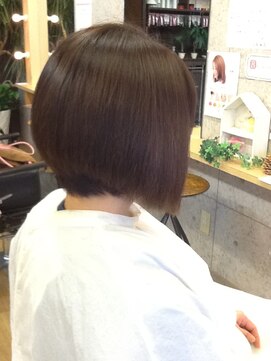 美容室 ココロ(Co Co Lo) 前下がりラウンドグラデーションボブ