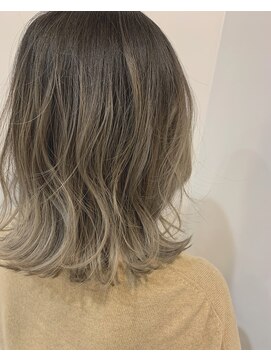 ロロネー 梅田(Lolonois) 【Lolonois梅田】ミルクティーグラデーション☆（岡崎美咲）