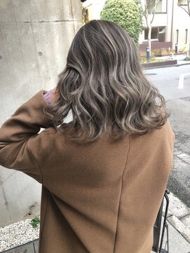 メリー(merry craftsman's factory) バレイヤージュハイライトグレージュエアタッチ