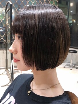 ロジッタ(ROJITHA) 20代30代40代 人気の黒髪 シンプルショートボブ【ROJITHA】