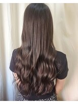 サーティーン(THIRTEEN)&nbsp;ホリスティックトリートメントと秋のダークカラーで艶感MAX☆