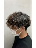 波巻きハードパーマ／刈り上げマッシュ