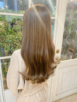 アミュレ(Amule) 透明感人気カラー柔らかベージュカラーロングの外ハネ波巻きヘア