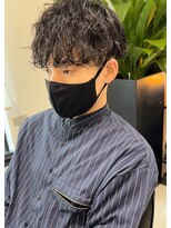 ヘリム(HELIM)&nbsp;波巻きツイストスパイラルパーマセンターパートツーブロック