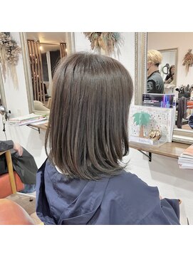 ヘアメイク アンフィ(amphi) グレージュベージュ