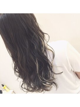 ラヴェ(LAWE.) ダークアッシュにハイライトで外国人風に☆