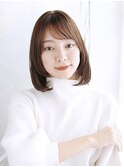 透け感バングのレイヤーボブスタイル