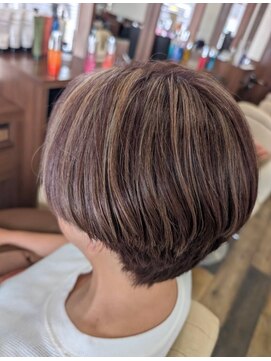 ヘアーリゾート プルメリア(HAIR RESORT PLUMERIA) コントラストハイライトショートボブ
