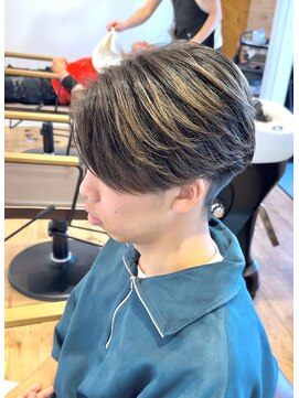 アメラボ 植田山店(Amelab) 【センターパート】 ニュアンスパーマ 刈り上げ 刈り上げ