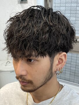 フィフス 原宿(fifth) 原宿フェザーショートツイストスパイラルパーマセンターパート