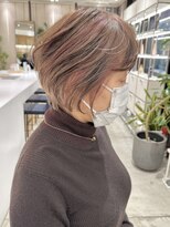 ステアケース ギンザセブン(stair:case ginza7)&nbsp;白髪ぼかしハイライトピンクベージュ耳掛けショートボブ