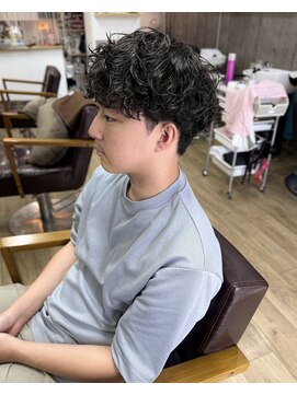 オムファミーユラグ(homme, famille raugh) 大きめカールなシャドウパーマ