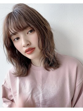 セラ バイ ユーレルム(SerA by U-REALM) レイヤーミディアムスタイル　担当　森　アッシュブラウン