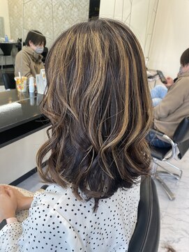 レヴィア(Revia) ミディアム　ゆる巻き