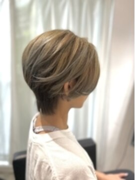 ツムグ 代官山 中目黒(TUMUGU) 大人可愛い30代40代50代黒髪前下がりショートボブ丸みショート◎