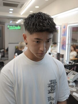 ログ 渋谷(L.O.G) スキンフェードベリーショート