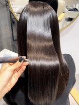 ティア(Tia.)&nbsp;(韓国風/くびれヘア/縮毛矯正/前髪/韓国レイヤー/小顔)