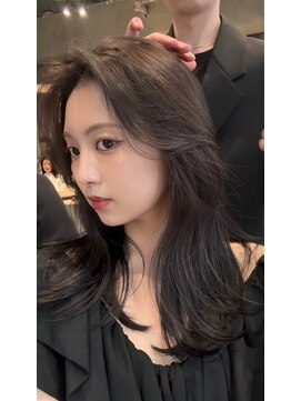 ロアンザトウキョウ(L'EANE THE TOKYO) 品のでる毛流れレイヤー×ダークグレージュ【荒谷進介】