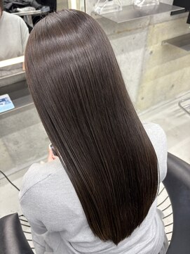 イユ(yeux) yeux【髪質改善トリートメント/韓国/学割U24/艶髪/天神/大名】