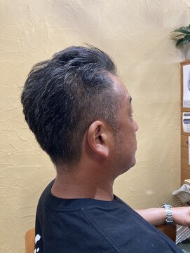 オッジ ヘアー ジャッロ(Oggi Hair giallo) 清潔感のある大人ショート 10月