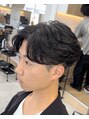 ラヴィズムバイフィフス(LUVISM by fifth) 襟足を刈り上げたセンターパート×フェザーパーマ