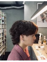 ヨムニノクチ(YOMUニノ口) MEN’S/リバースセンターパート/ニュアンスパーマ/