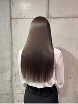ソメルン 秋葉原 秋葉原で叶えるスモーキーグレージュストレート