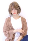 オリーブカラーハイライトカラー小顔くすみカラーくびれショート