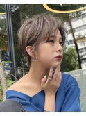 20代30代 ハイライト ショートヘア カット 耳かけ おしゃれ