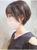 レディース丸みショート顔周りレイヤー前髪ありベージュブラウン