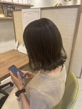 エイミー バイ ハセ(Aimee by HASE) ゆるふわ外ハネボブ × オリーブベージュ