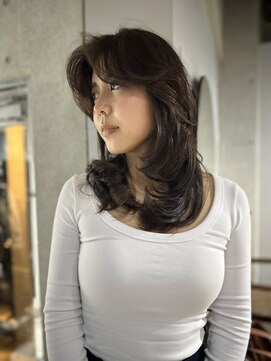 リバレッジ 広尾(Leverage) 海外ブラウンベージュレイヤー   30代40代【白広尾/恵比寿】濱口