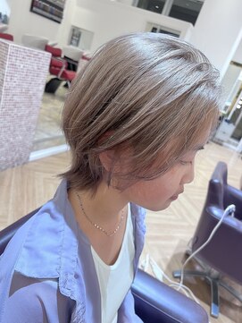 コワファースト させぼ五番街店(COIFF1RST) white beige